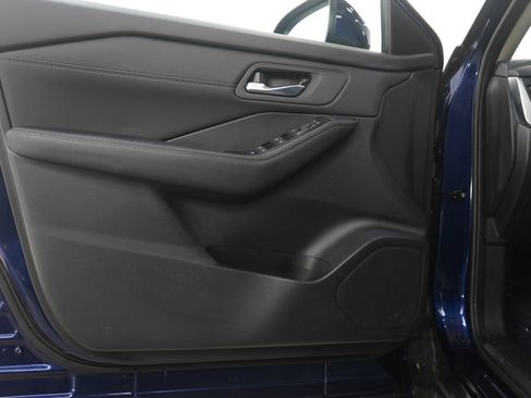 Used 2024 Nissan Rogue SV w/ SV Premium Package image 19