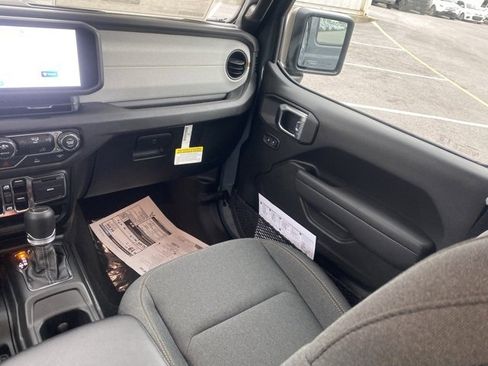 New 2026 Jeep Gladiator Sport image 34