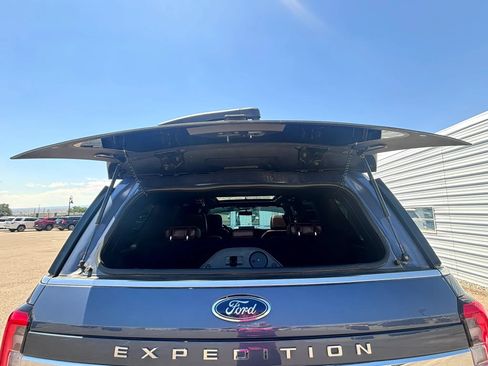 Used 2023 Ford Expedition Limited AWD/4WD image 24