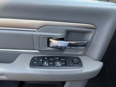 Used 2018 RAM 2500 SLT AWD/4WD image 25