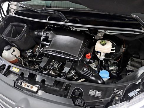 Used 2019 Mercedes-Benz Sprinter 170 image 40