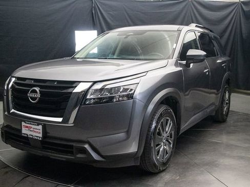 Used 2023 Nissan Pathfinder SV AWD/4WD image 6