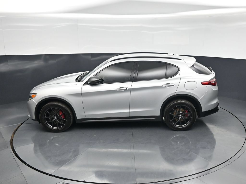 Used 2020 Alfa Romeo Stelvio w/ Nero Edizione RWD image 40