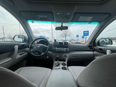 Used 2010 Toyota Highlander Limited image 41
