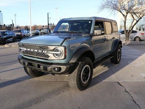 Used 2023 Ford Bronco Badlands image 2