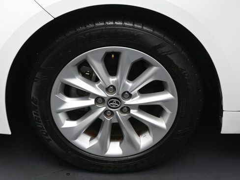 Used 2021 Toyota Corolla LE w/ LE Convenience Package FWD image 38