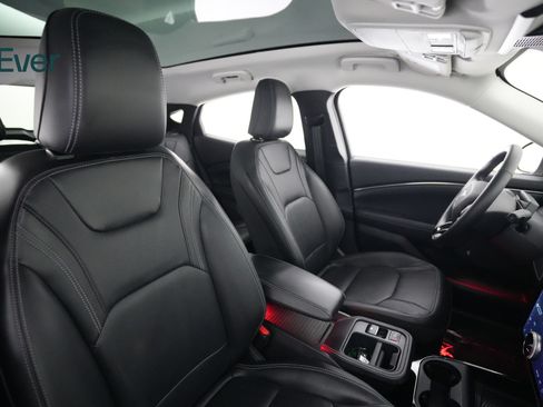 Used 2025 Ford Mustang Mach-E Premium RWD image 23