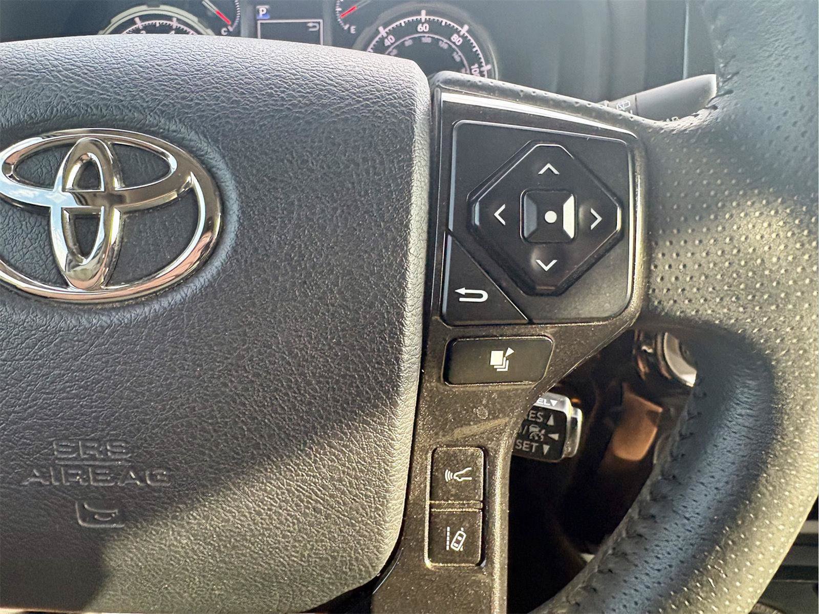 Used 2022 Toyota 4Runner TRD Off-Road Premium AWD/4WD image 21