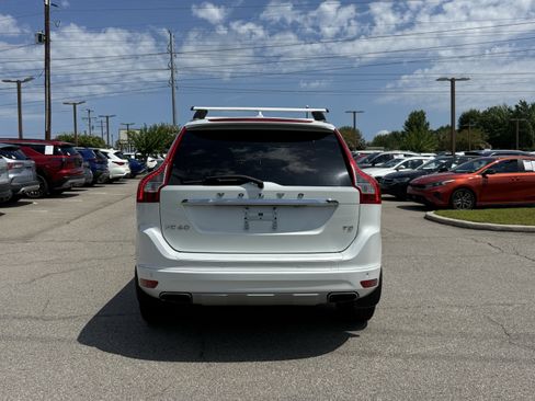 Used 2016 Volvo XC60 T5 Premier w/ Proximity Package FWD image 4