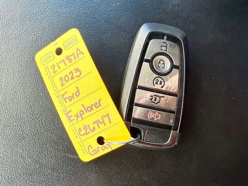 Used 2023 Ford Explorer XLT w/ Equipment Group 202A AWD/4WD image 32