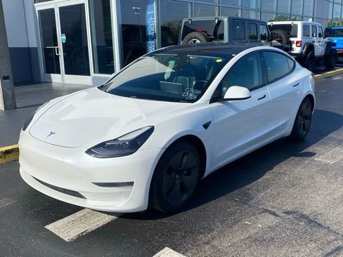 Used 2021 Tesla Model 3 Standard Range Plus image 4