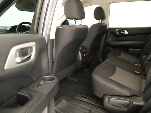 Used 2020 Nissan Pathfinder S FWD image 26