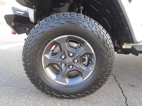 Used 2023 Jeep Gladiator Rubicon w/ LED Lighting Group image 13