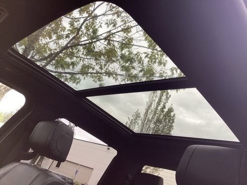 Used 2024 Toyota Tundra Platinum AWD/4WD image 3