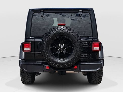 Used 2025 Jeep Wrangler Unlimited Sport AWD/4WD image 4