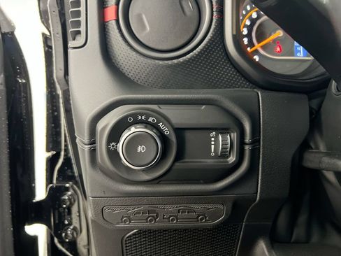 Used 2026 Jeep Wrangler Unlimited Rubicon 392 w/ Quick Order Package 27X Moab AWD/4WD image 19