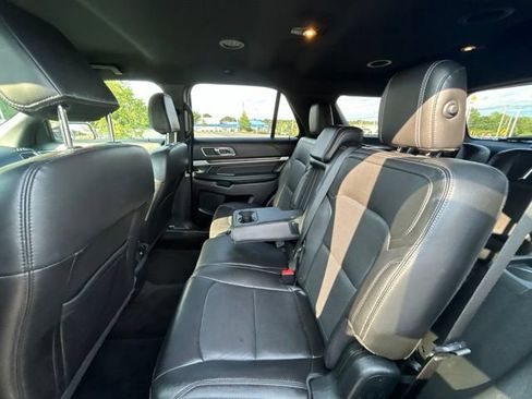 Used 2018 Ford Explorer Limited AWD/4WD image 17