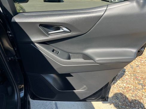 Used 2025 Chevrolet Equinox LT image 23