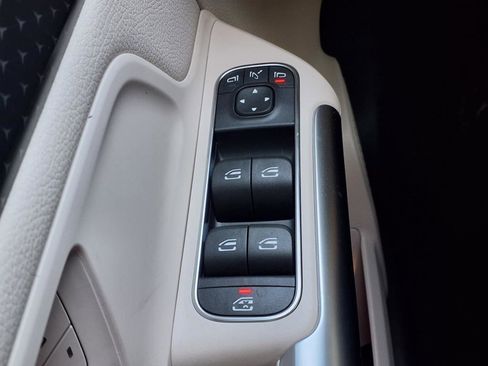 Used 2025 Mercedes-Benz GLA 250 image 17