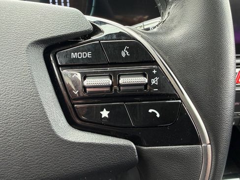 Used 2024 Kia Niro EX FWD image 33