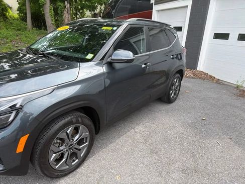 Used 2024 Kia Seltos S AWD/4WD image 2