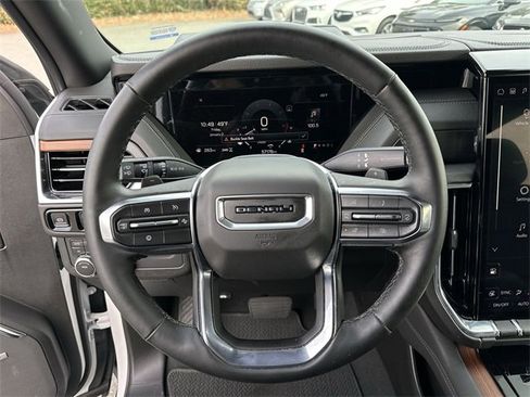 Used 2025 GMC Yukon XL Denali image 17