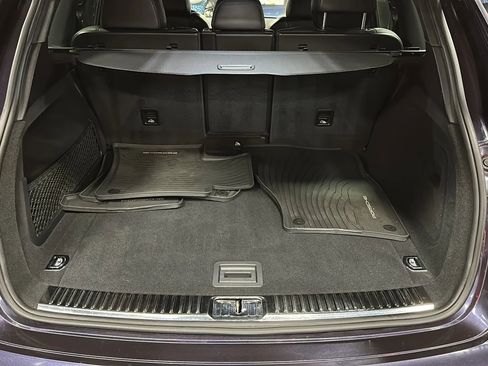 Used 2018 Porsche Cayenne Platinum Edition image 13