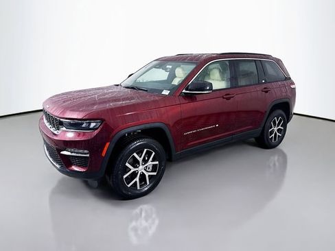 Used 2024 Jeep Grand Cherokee Limited image 3