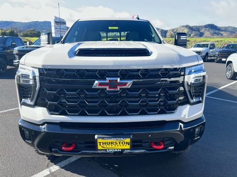 New 2026 Chevrolet Silverado 2500 ZR2 image 2