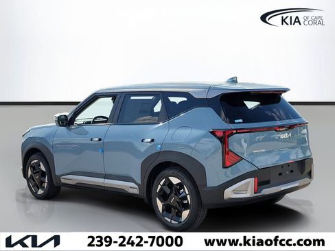 New 2027 Kia Seltos S FWD image 4