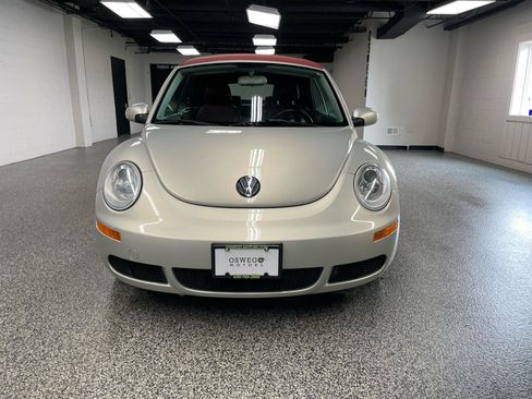 Used 2009 Volkswagen Beetle Blush FWD image 10