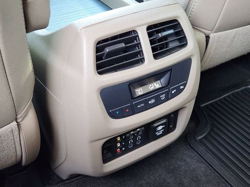 Used 2016 Honda Pilot Touring image 34