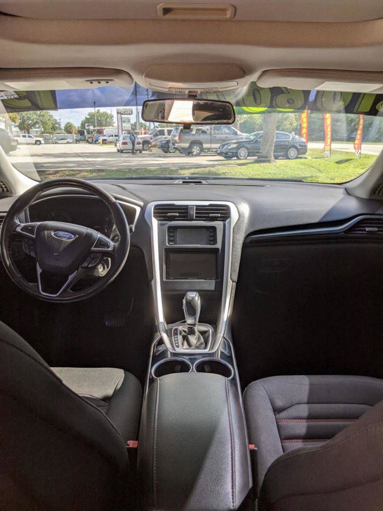 Used 2013 Ford Fusion SE FWD image 7