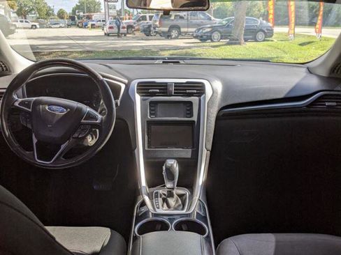 Used 2013 Ford Fusion SE image 7