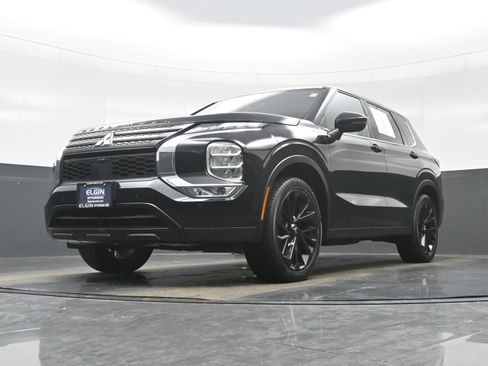 Used 2022 Mitsubishi Outlander SEL Black Edition image 28