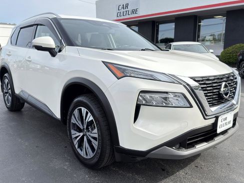 Used 2021 Nissan Rogue SV w/ Premium Package AWD/4WD image 2
