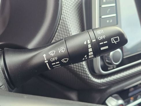 Used 2020 Nissan Kicks SV image 21