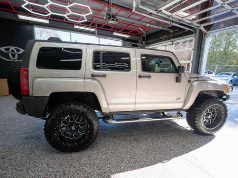 Used 2006 HUMMER H3 image 4