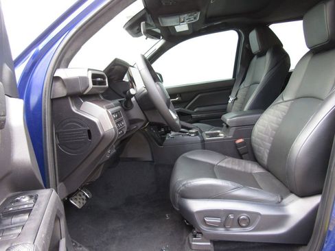 Used 2024 Toyota Tacoma TRD Sport w/ TRD Sport Premium Package AWD/4WD image 13