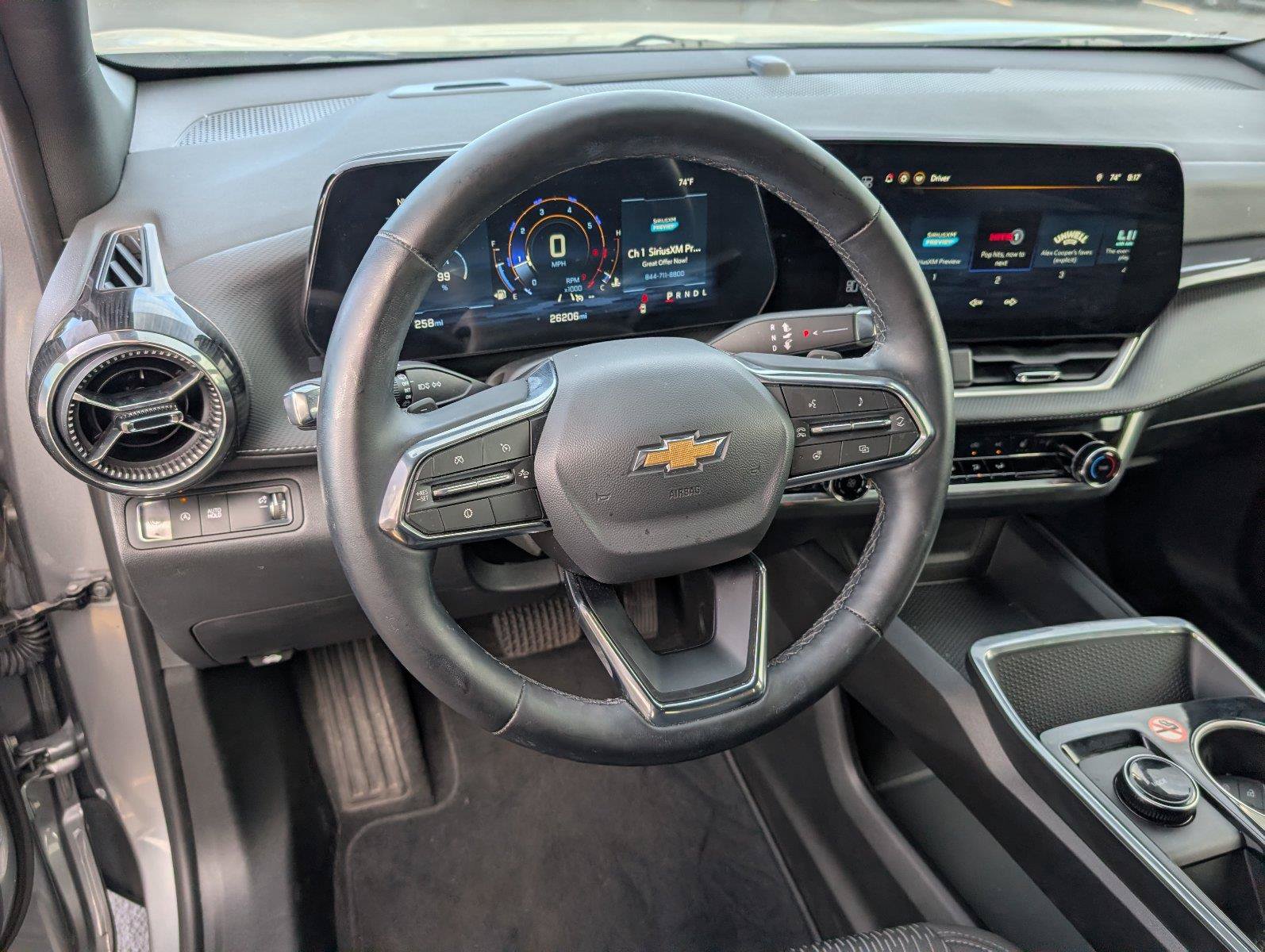Used 2026 Chevrolet Equinox LT FWD image 4