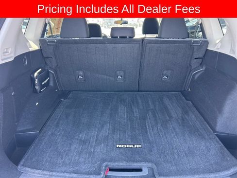 Used 2022 Nissan Rogue SV FWD image 14