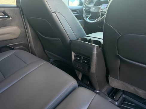Used 2024 Chevrolet Colorado ZR2 w/ ZR2 Convenience Package III AWD/4WD image 27