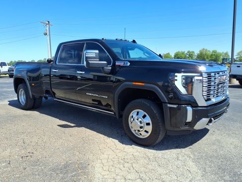 Used 2024 GMC Sierra 3500 Denali w/ Technology Package AWD/4WD image 7