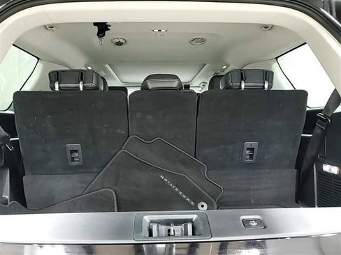 Used 2025 Ford Expedition Platinum AWD/4WD image 6