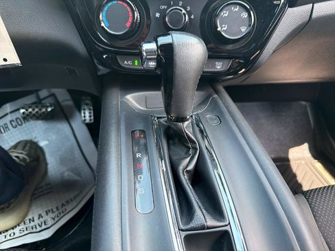 Used 2019 Honda HR-V Sport image 23