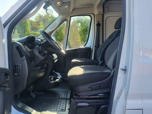 Used 2021 RAM ProMaster 2500 w/ Premium Appearance Group FWD image 24