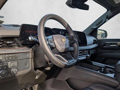 Used 2025 Chevrolet Tahoe LT image 9