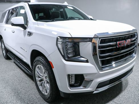 Used 2023 GMC Yukon XL SLT w/ SLT Luxury Package AWD/4WD image 5