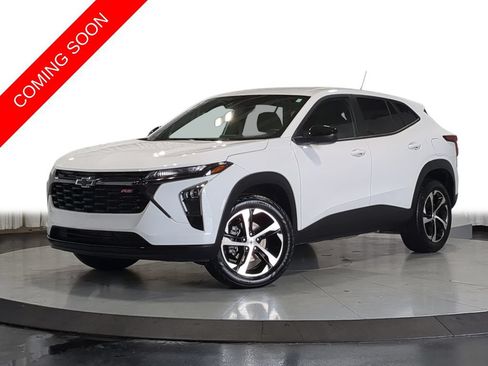 Used 2024 Chevrolet Trax RS w/ Driver Confidence Package FWD image 1