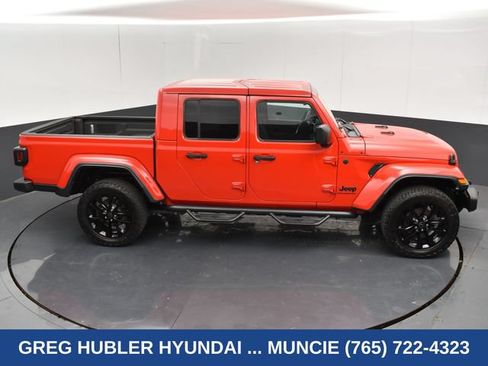 Used 2025 Jeep Gladiator Sport AWD/4WD image 34